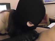 Seks bij de deur zodat de buren haar kunnen horen kreunen Seks bij de deur zodat de buren haar kunnen horen kreunen