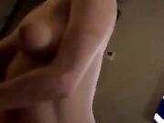 Anale seks onder de douche en ik vulde haar kont met sperma
